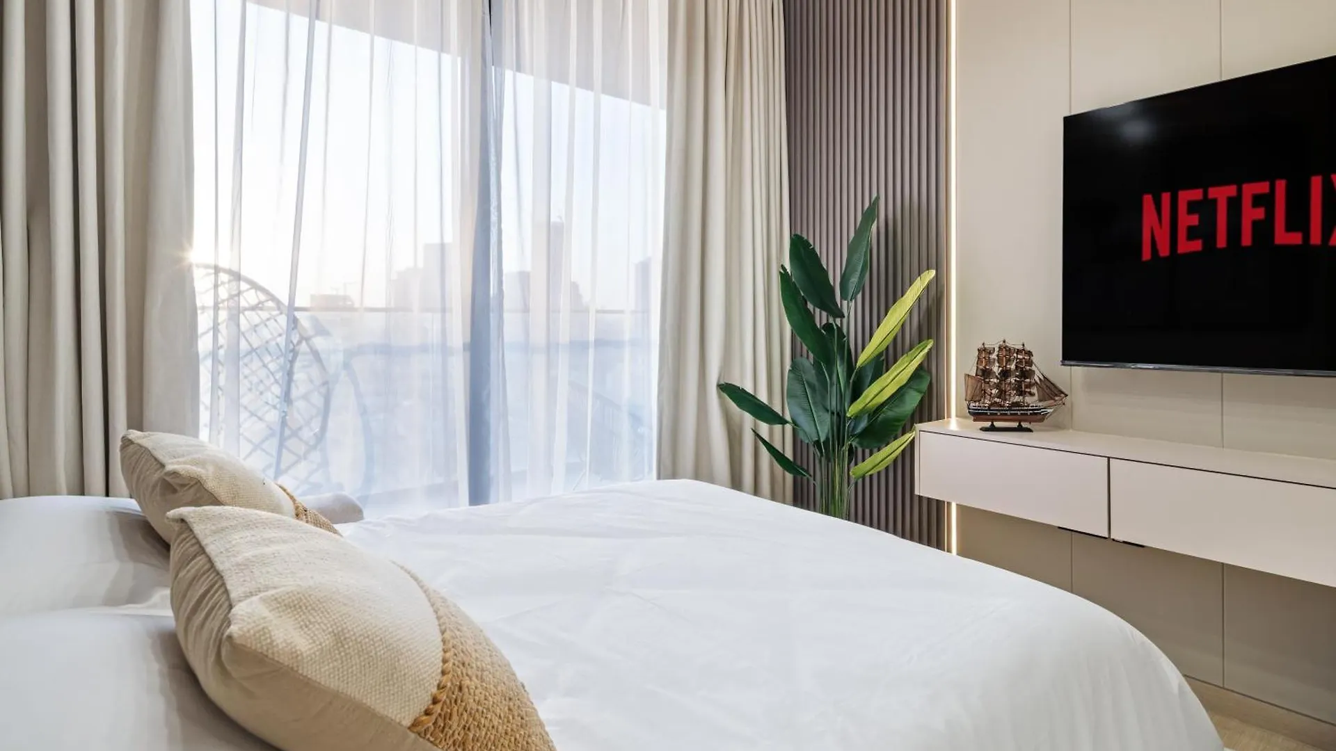 Apartment Fully Furnished 1 Bhk In Binghatti Crest Jvc Dubai